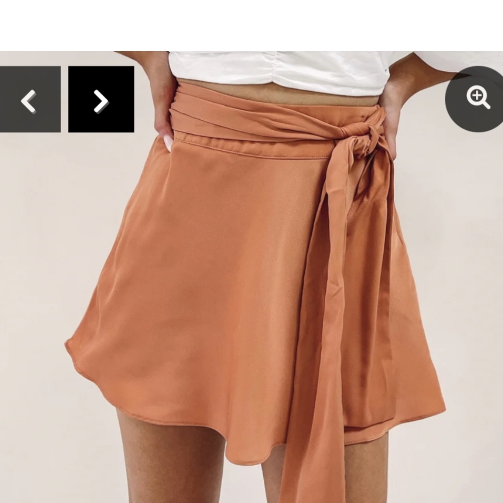 Medium Le Lis Ruat color mini skirt